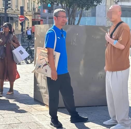 白岩松采访青岛疫情_疫情专访白岩松的视频-第4张图片-德宏生活网