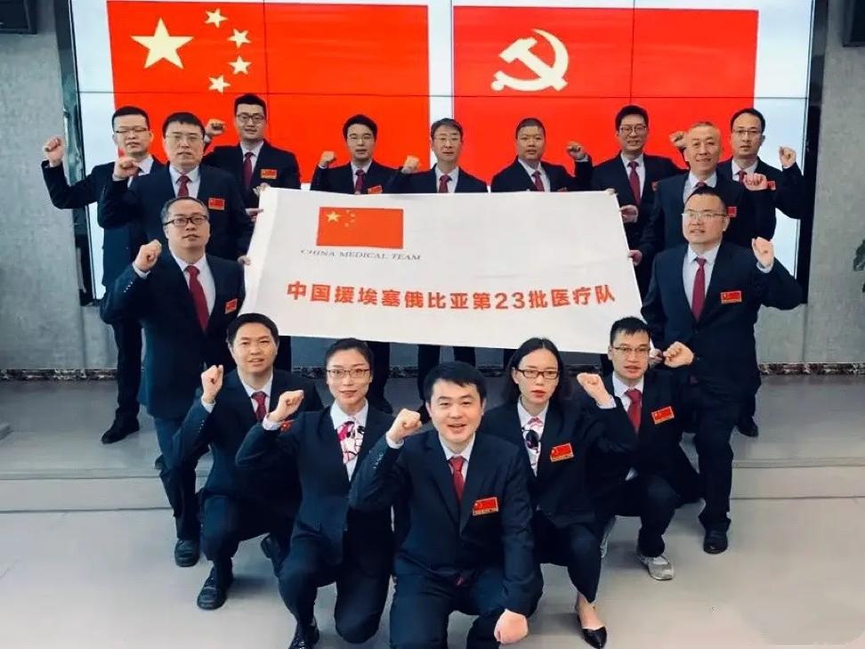 致敬疫情前线医护人员_致敬疫情前线医护人员心得体会1000字-第1张图片-德宏生活网