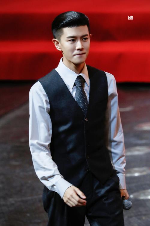 疫情捐款明星排名-疫情捐钱的明星？-第4张图片-德宏生活网